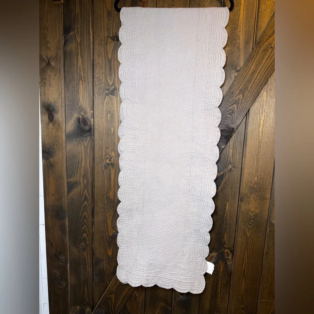 Marseille Quilted Linen Table Runner